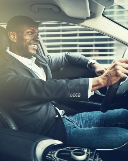 Adesivo tagliando auto