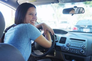 Auto aziendale leasing o noleggio