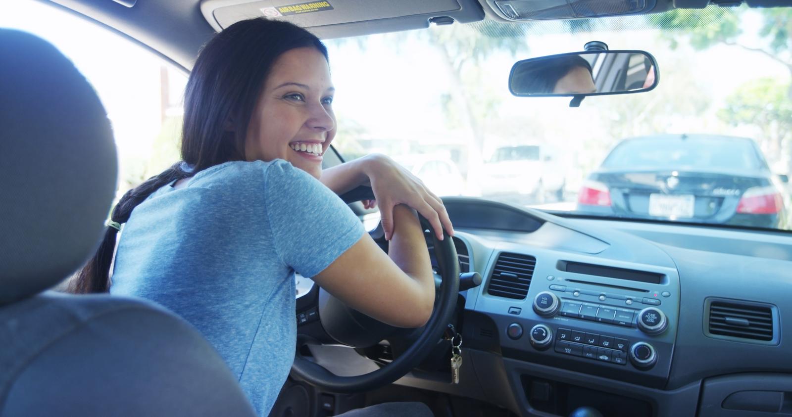 Auto aziendale leasing o noleggio