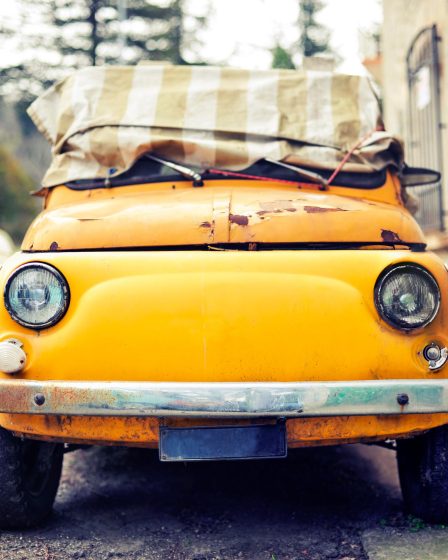 Quanto consuma un caricabatterie per auto
