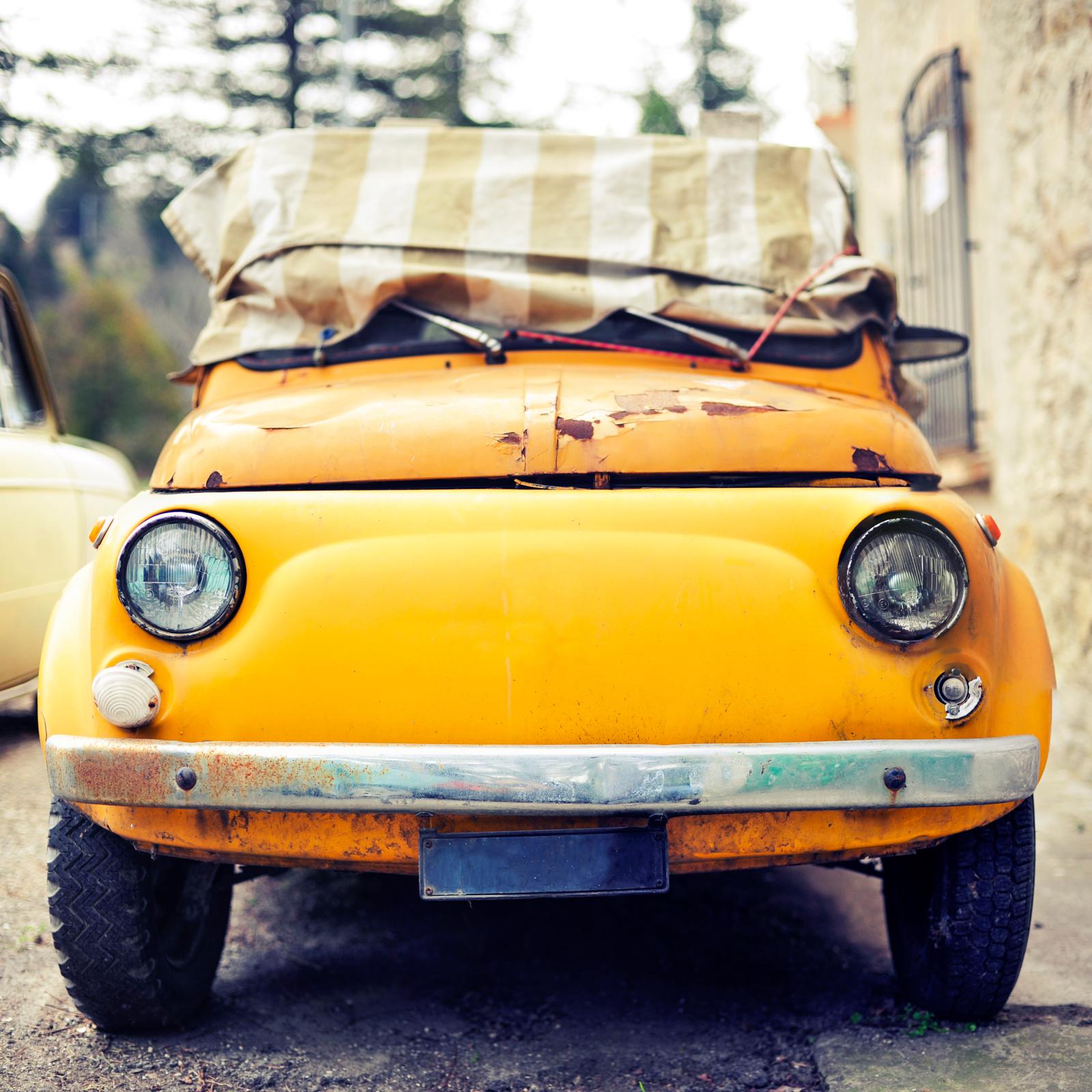 Quanto consuma un caricabatterie per auto